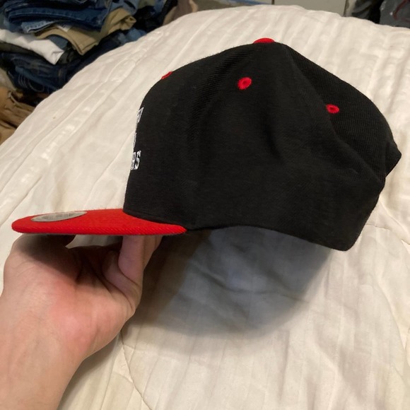 LWC Blue Raiders red black snapback brand new with sticker tags - Picture 2 of 7